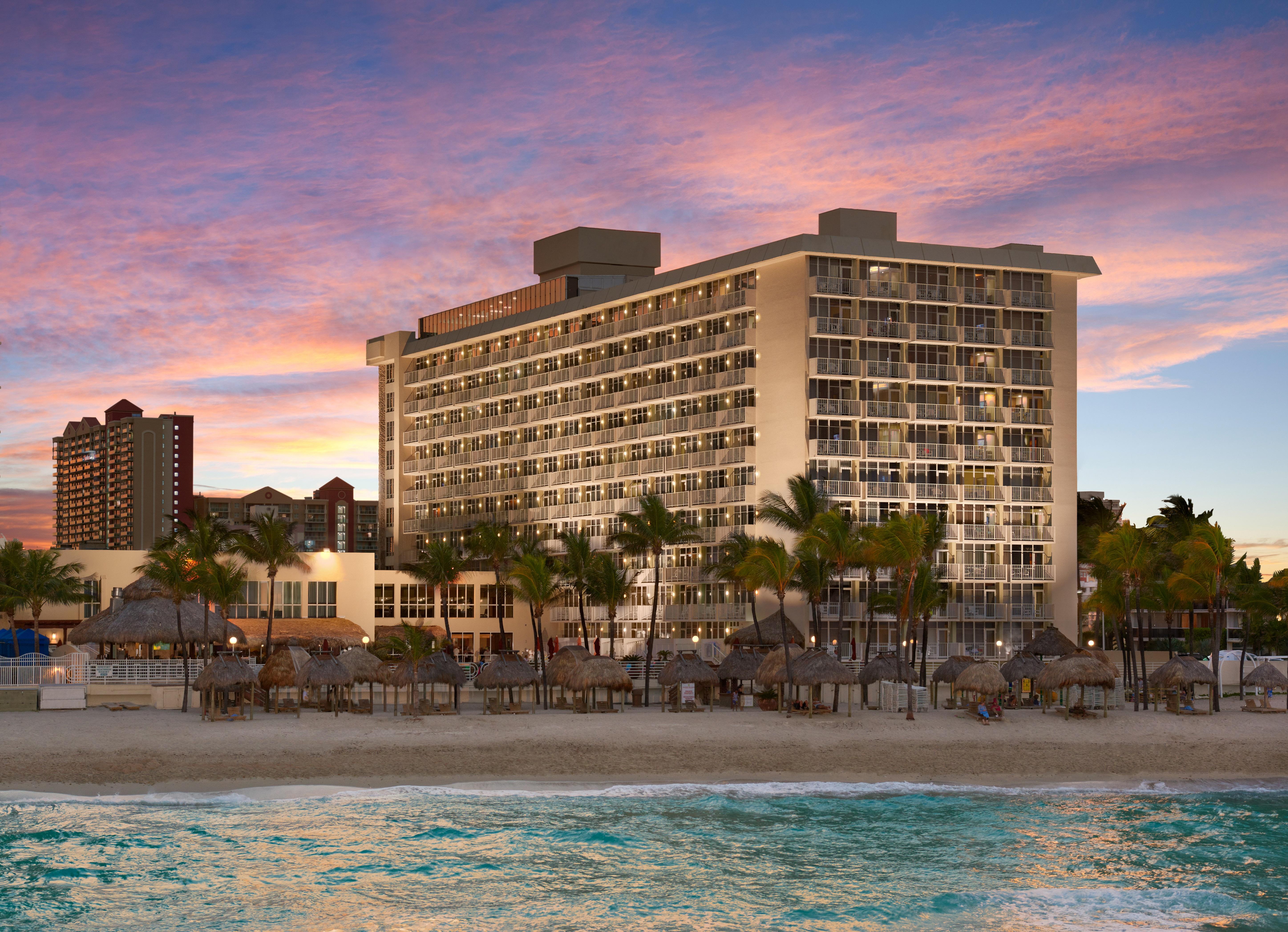 Newport Beachside Hotel & Resort Sunny Isles Beach Exterior photo