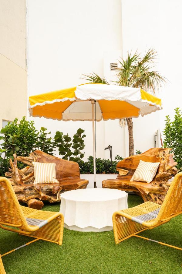 Newport Beachside Hotel & Resort Sunny Isles Beach Exterior photo